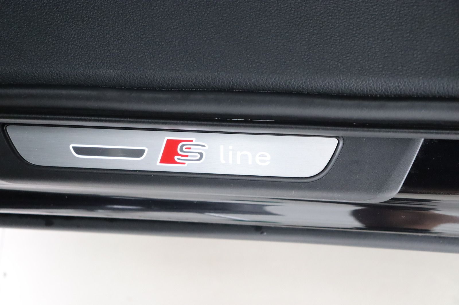 Fahrzeugabbildung Audi Q7 3.0 TDI quattro S-line * HUD * Matrix *