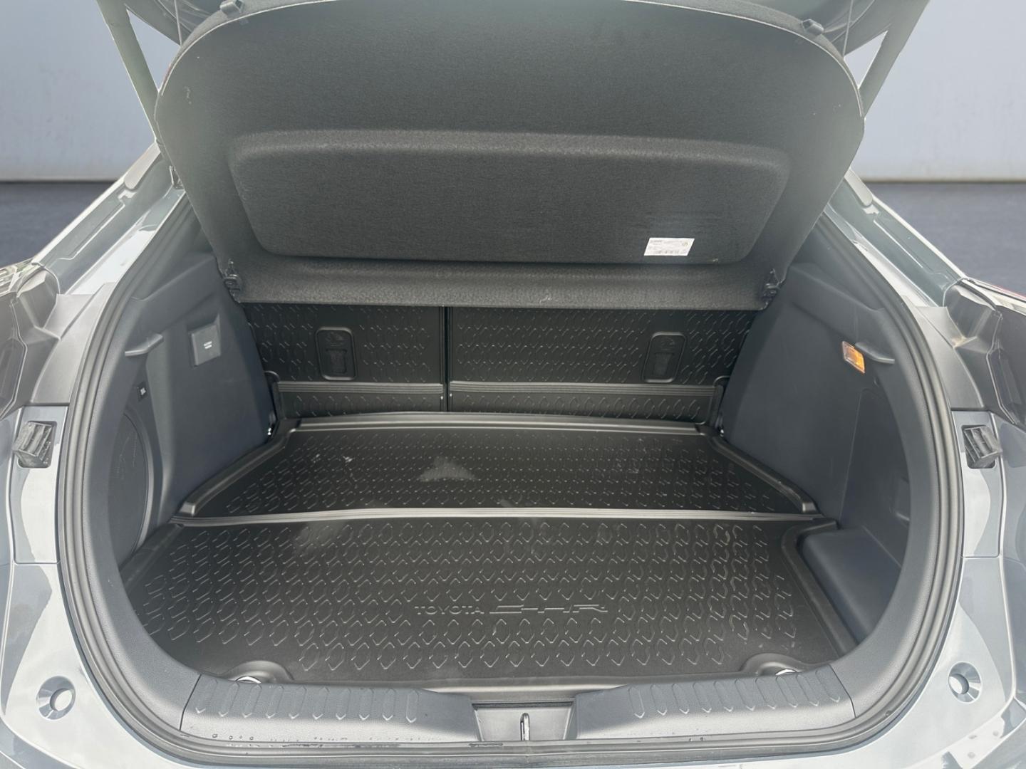 Toyota C-HR 2.0 PHEV LOUNGE *ELEKTR.HECKKL.*CAM*SHZ*LHZ
