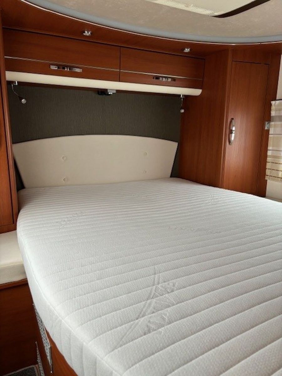 Fahrzeugabbildung Frankia Luxury Class 7900 Solar,SAT,Hubstützen,Dachklima