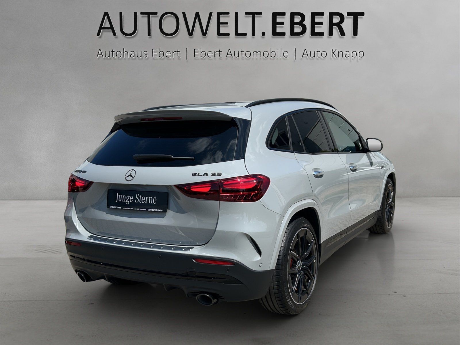 Fahrzeugabbildung Mercedes-Benz GLA35 AMG Prem+ DISTR Perf.Sitz AHK Standhz Burm