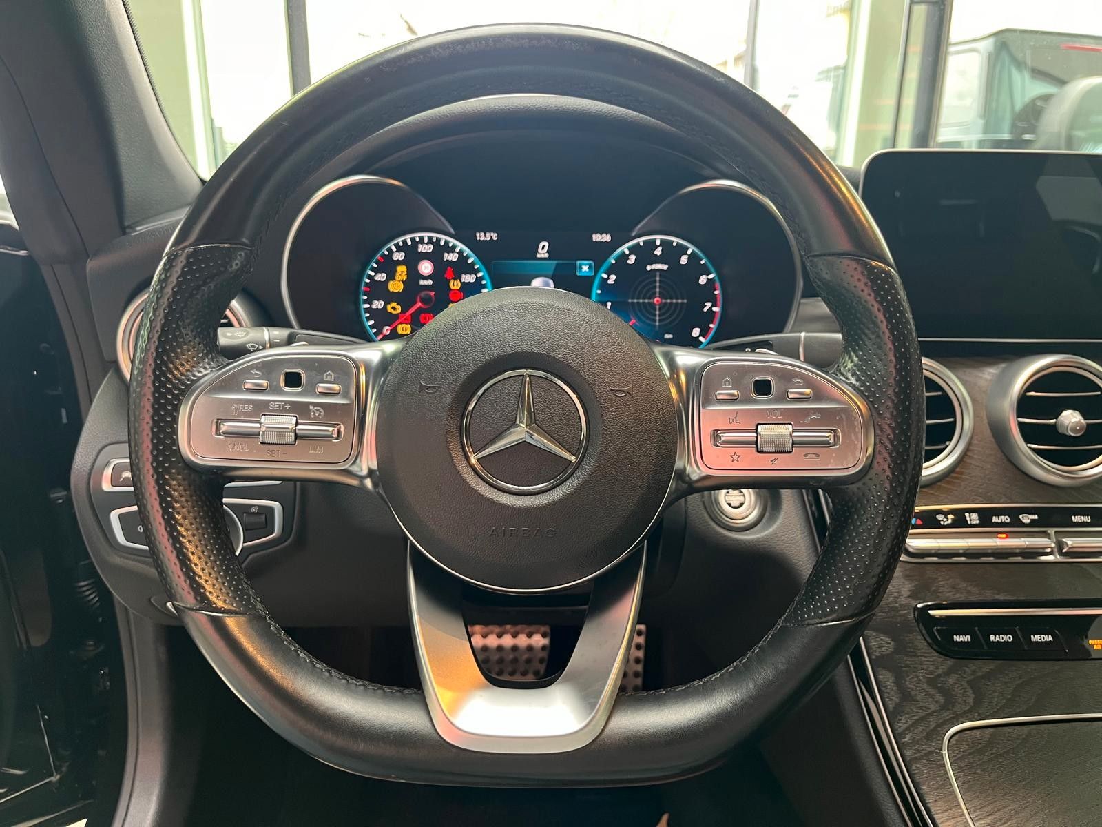 Fahrzeugabbildung Mercedes-Benz C 300 Cabrio AMG-Line