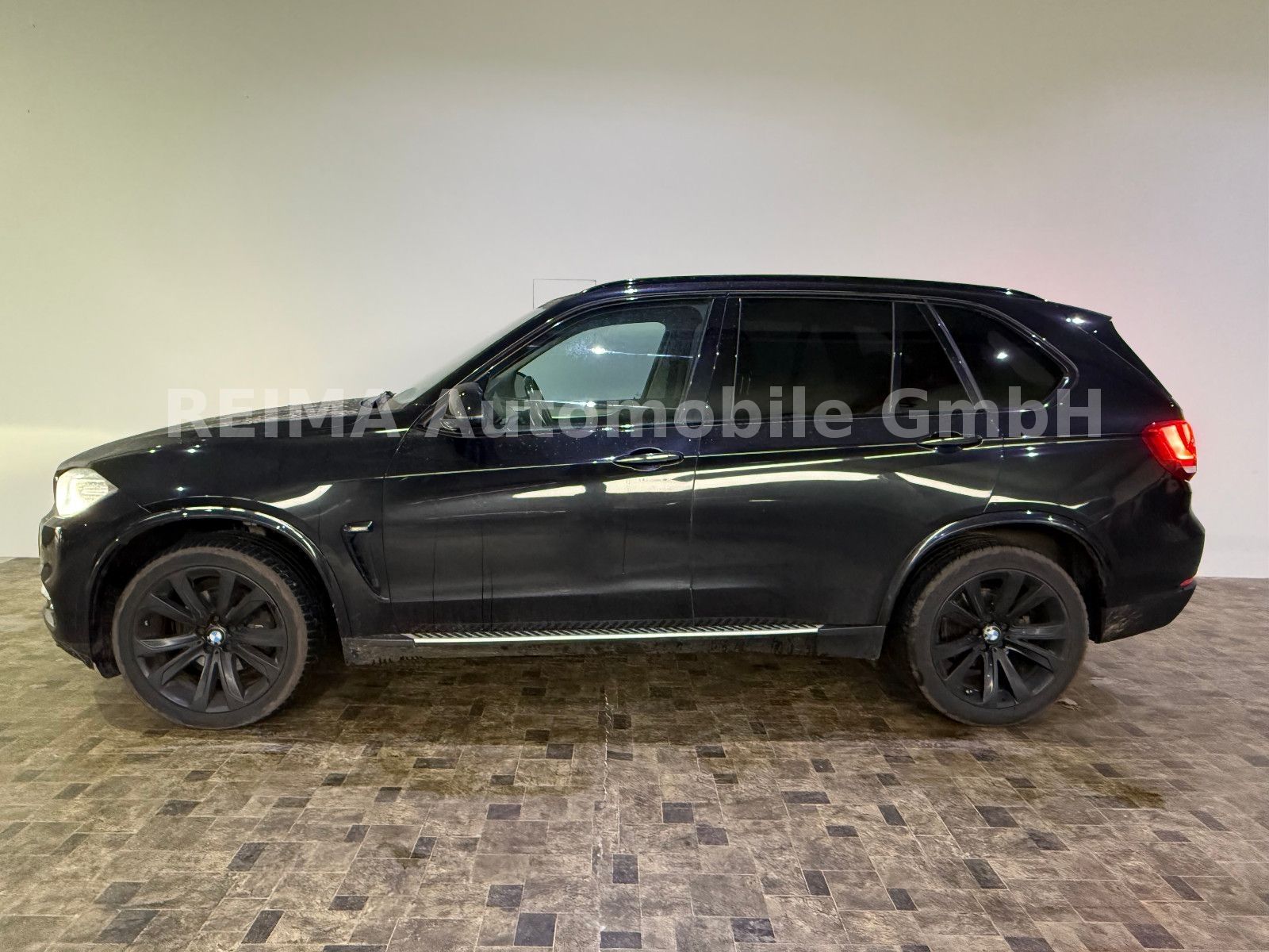 Fahrzeugabbildung BMW X5 xDrive 30 d , M-Sportpaket, Pano, ACC