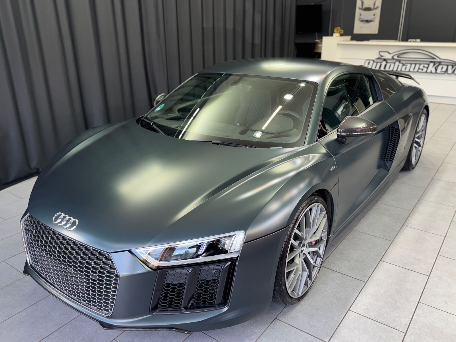 Fahrzeugabbildung Audi R8 Coupe 5.2 FSI V10 plus|CARBON|VOLL