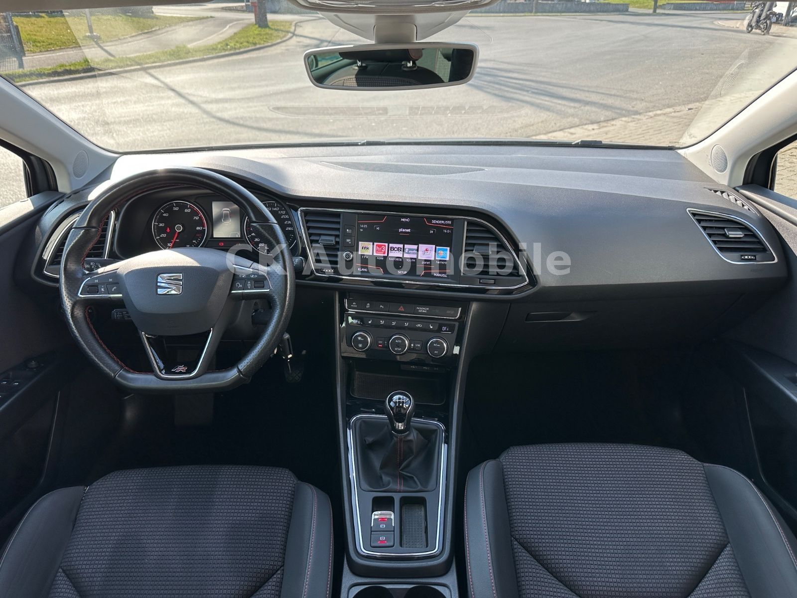 Fahrzeugabbildung SEAT Leon ST 1.5 TSI FR/Navi/Klima/LED/Tempomat/PDC
