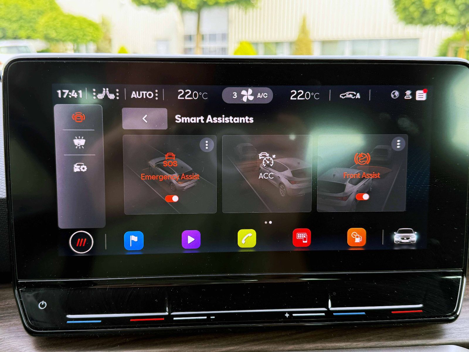 Fahrzeugabbildung SEAT Leon Xcellence 1.5TSI LED ACC KAM PDC AHK SHZ BT