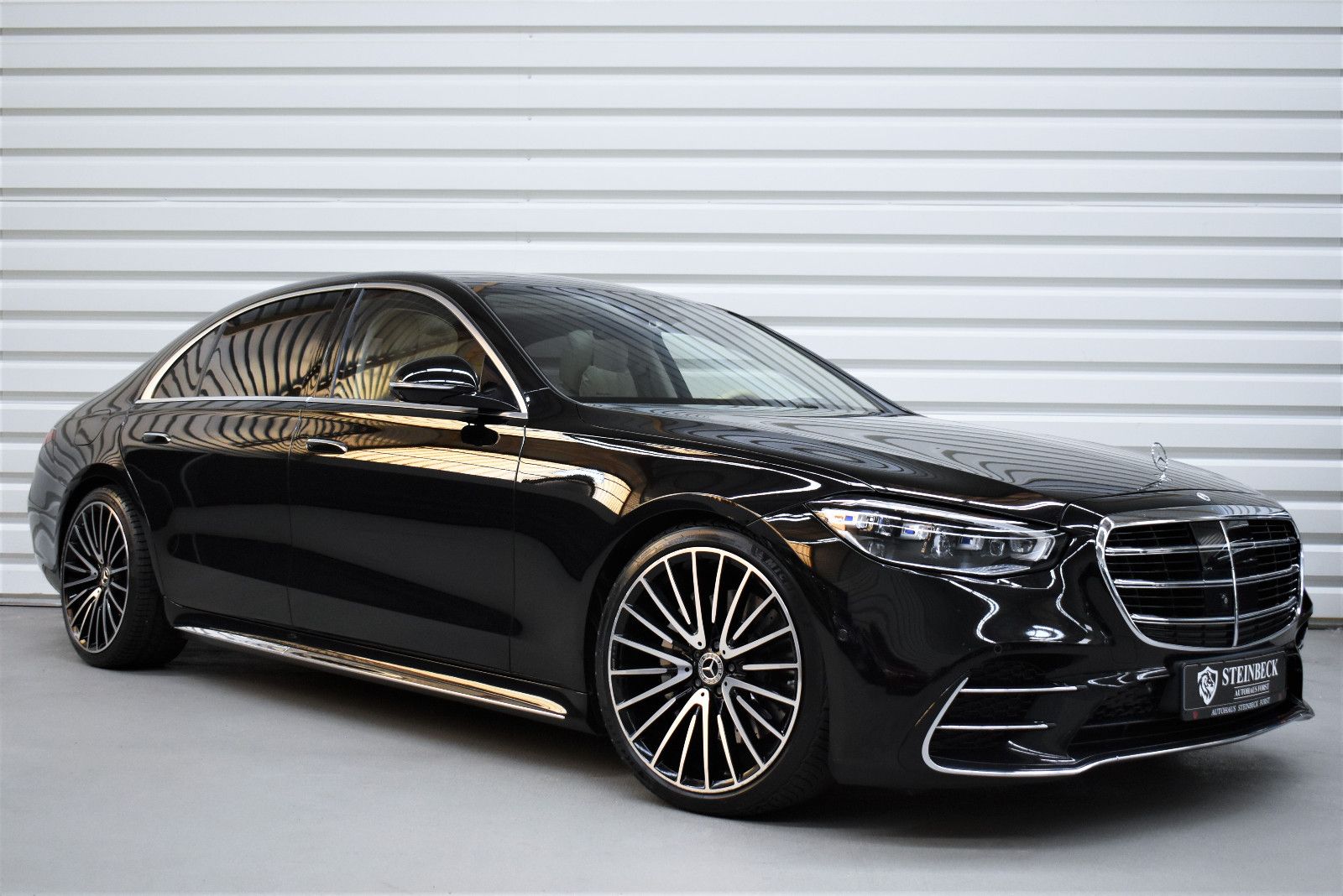 MERCEDES-BENZ S400d 4Matic L AMG-Paket+Burmester+Massage+STHZ