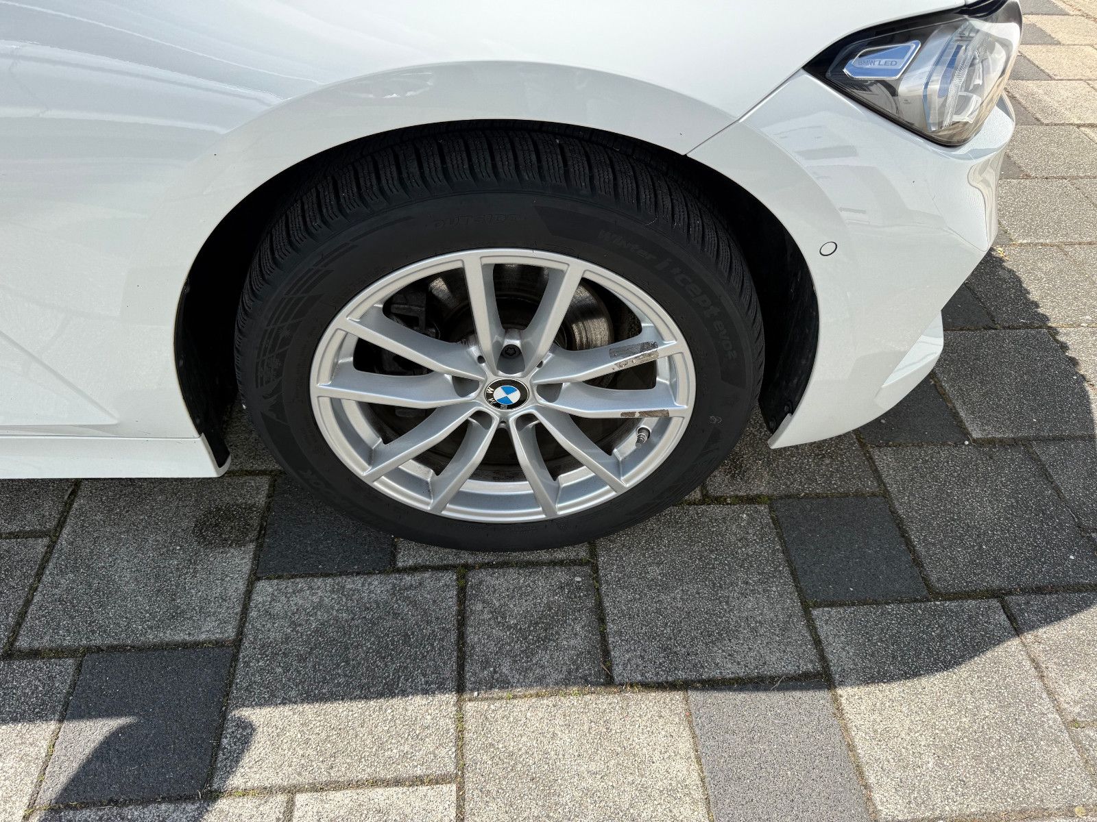 BMW 318d Touring Auto LED AHK  ACC ParkAssist SiHzg foto 5