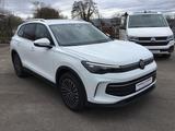 Volkswagen Tiguan 1.5 eTSI DSG Life+AHK+LEDPlus+18"+Navi - Volkswagen Tiguan Tageszulassungen mit Benzin-Antrieb
