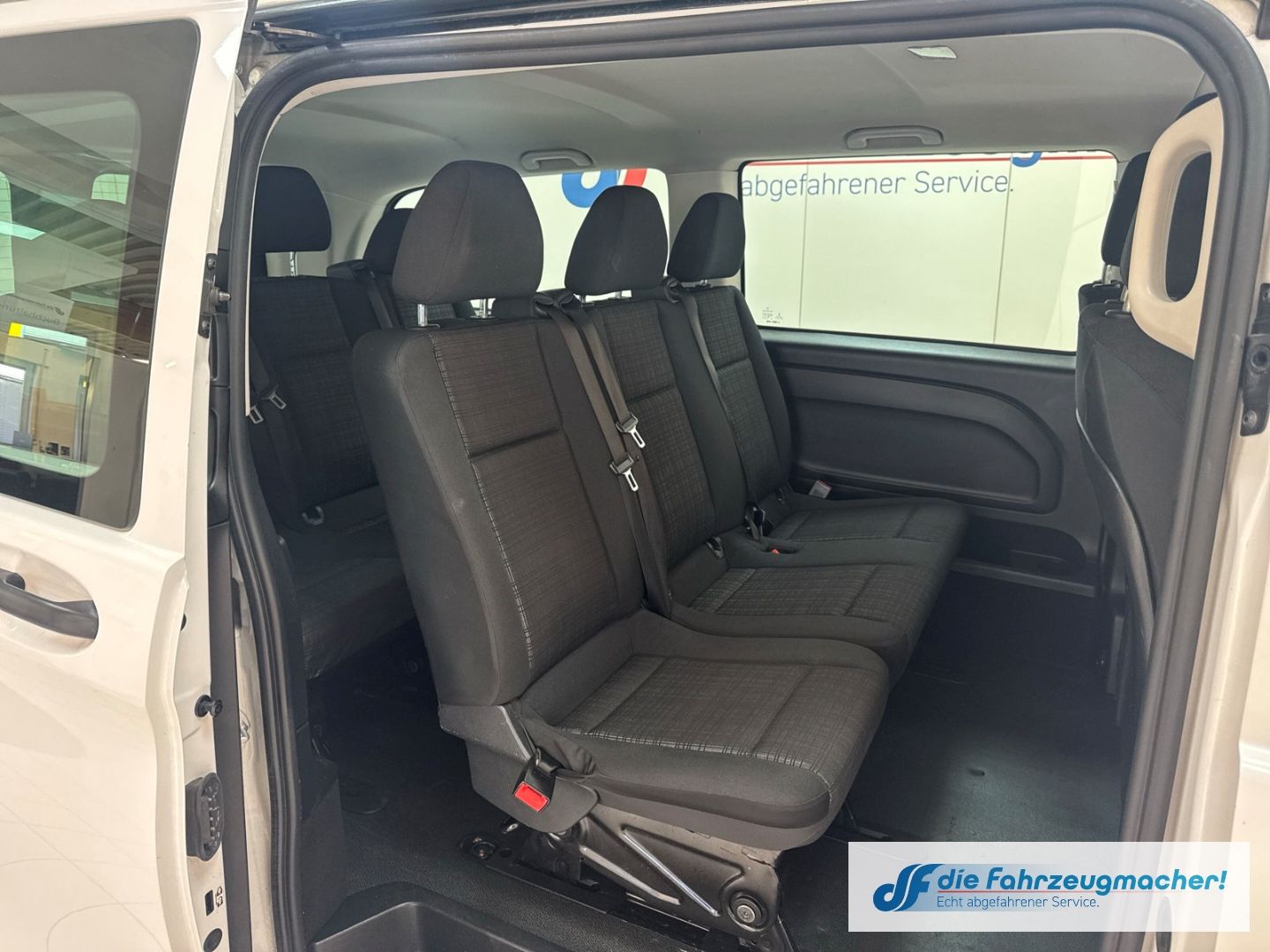 Fahrzeugabbildung Mercedes-Benz Vito Tourer 111CDI FWD extralang Pro AHK Klimaau
