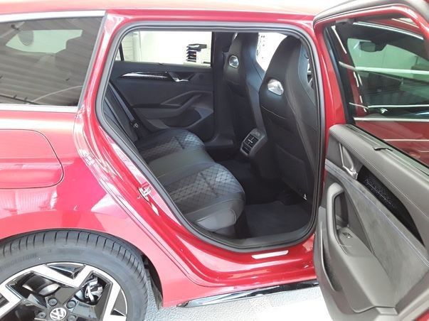 Passat Variant eHybrid R-LINE 200 kW AHK DCC HUD