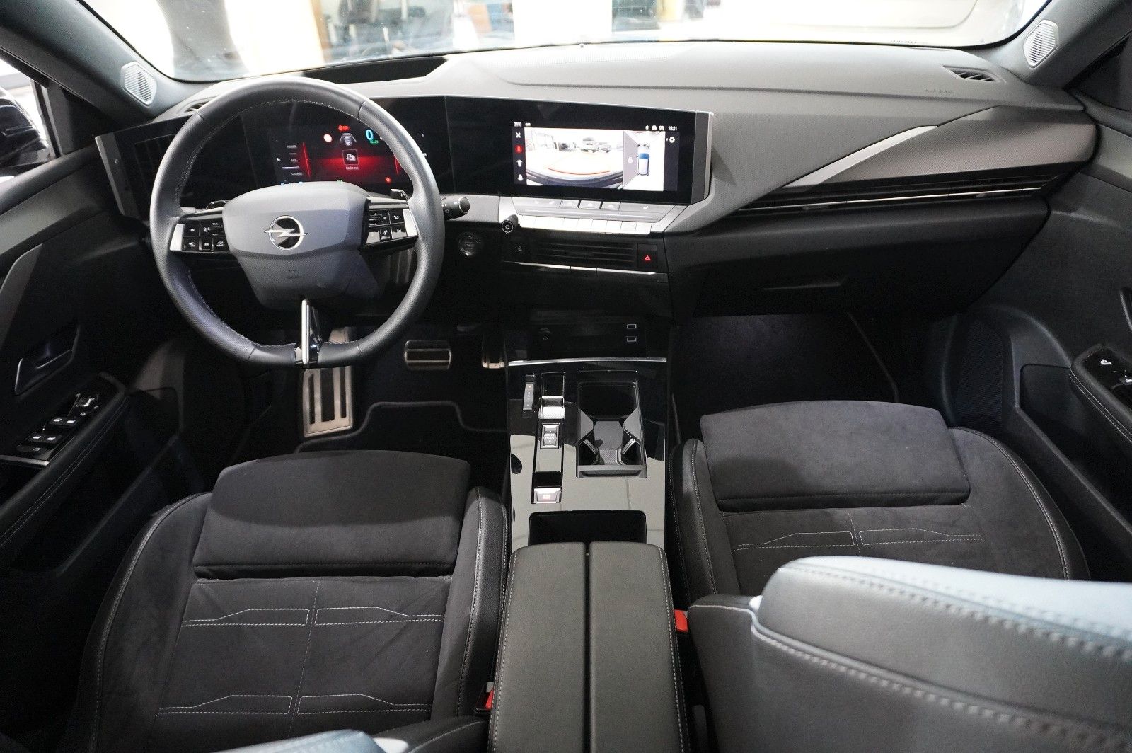 Fahrzeugabbildung Opel Astra L Lim. 1.6 HYBRID GS SPORT NAVI/360°/SPORT