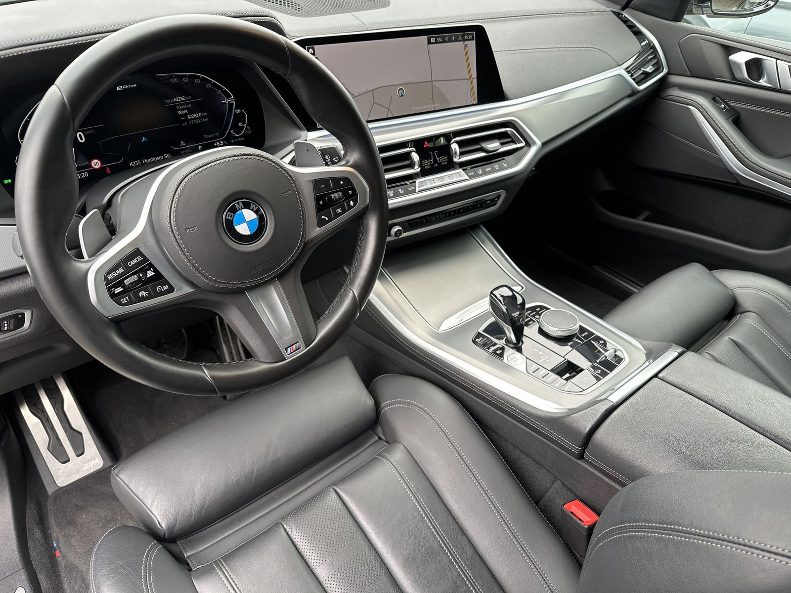 Fahrzeugabbildung BMW X5 xDrive45e M-Sport NAV+LED+AHK+360°KAMERA+20ZO