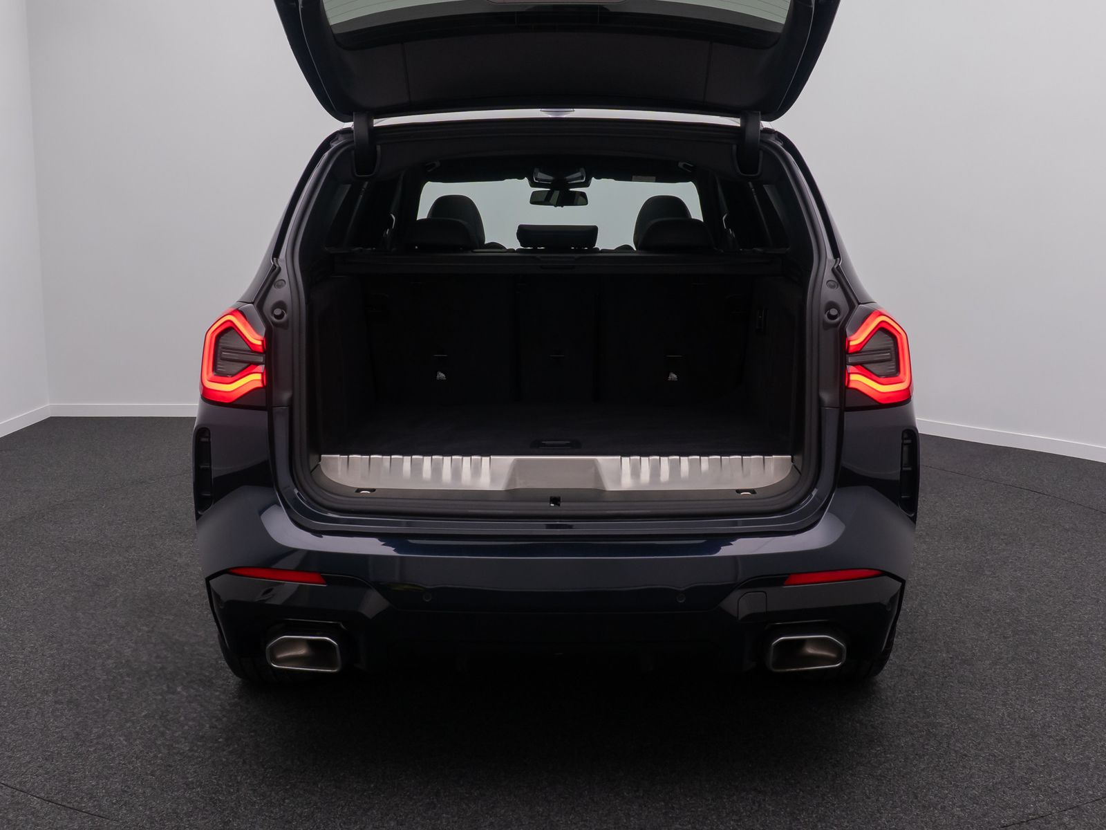 Fahrzeugabbildung BMW X3 xD30e M Sport Laser DAB Kamera HUD Panorama