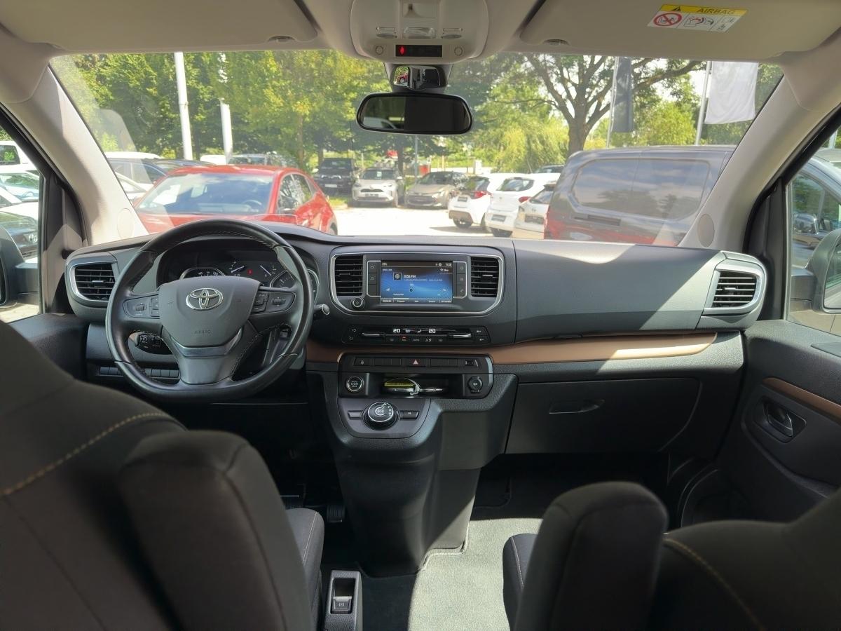 Toyota Proace Verso L1Team D+WKR+SHZ+Head-UP+AHK+R-Kam.