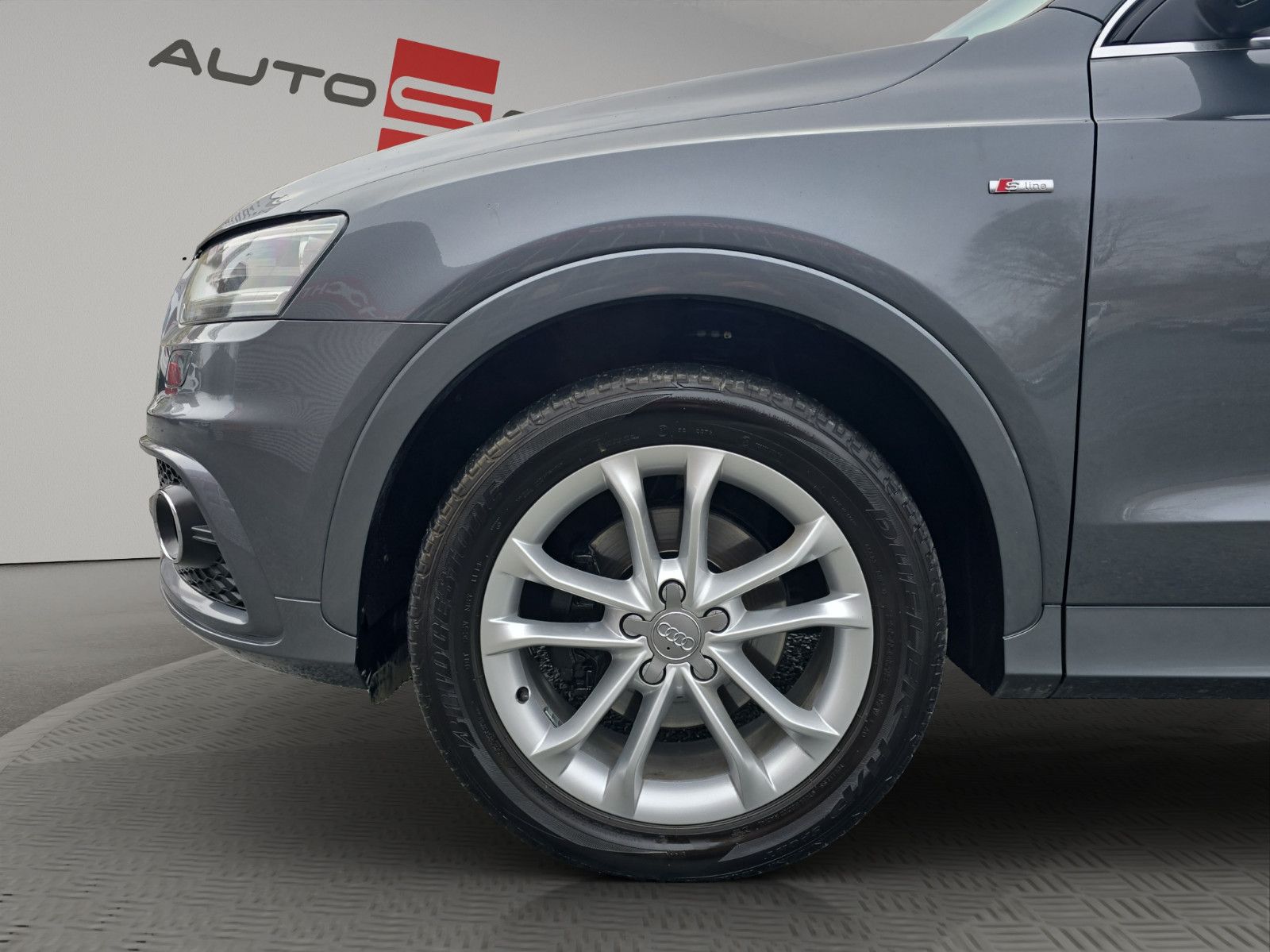 Fahrzeugabbildung Audi Q3 2.0 TDI quattro S-Line Automatik/Navi/PDC/