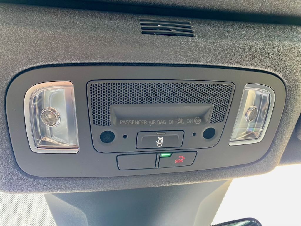 Fahrzeugabbildung Volkswagen T-Roc Cabriolet 1.5 DSG R-Line AAC GJR AHK NAVI