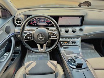 Mercedes E 220 - 8