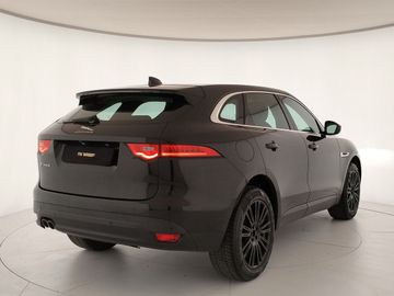 Jaguar F-Pace - 4