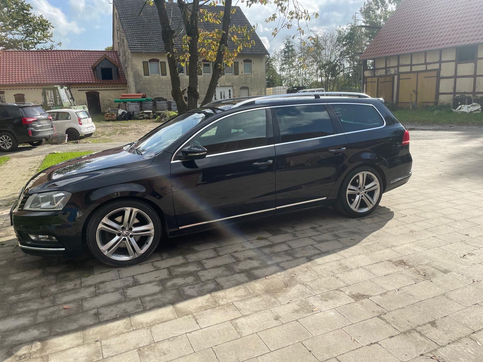 Volkswagen Passat 2013 — interior