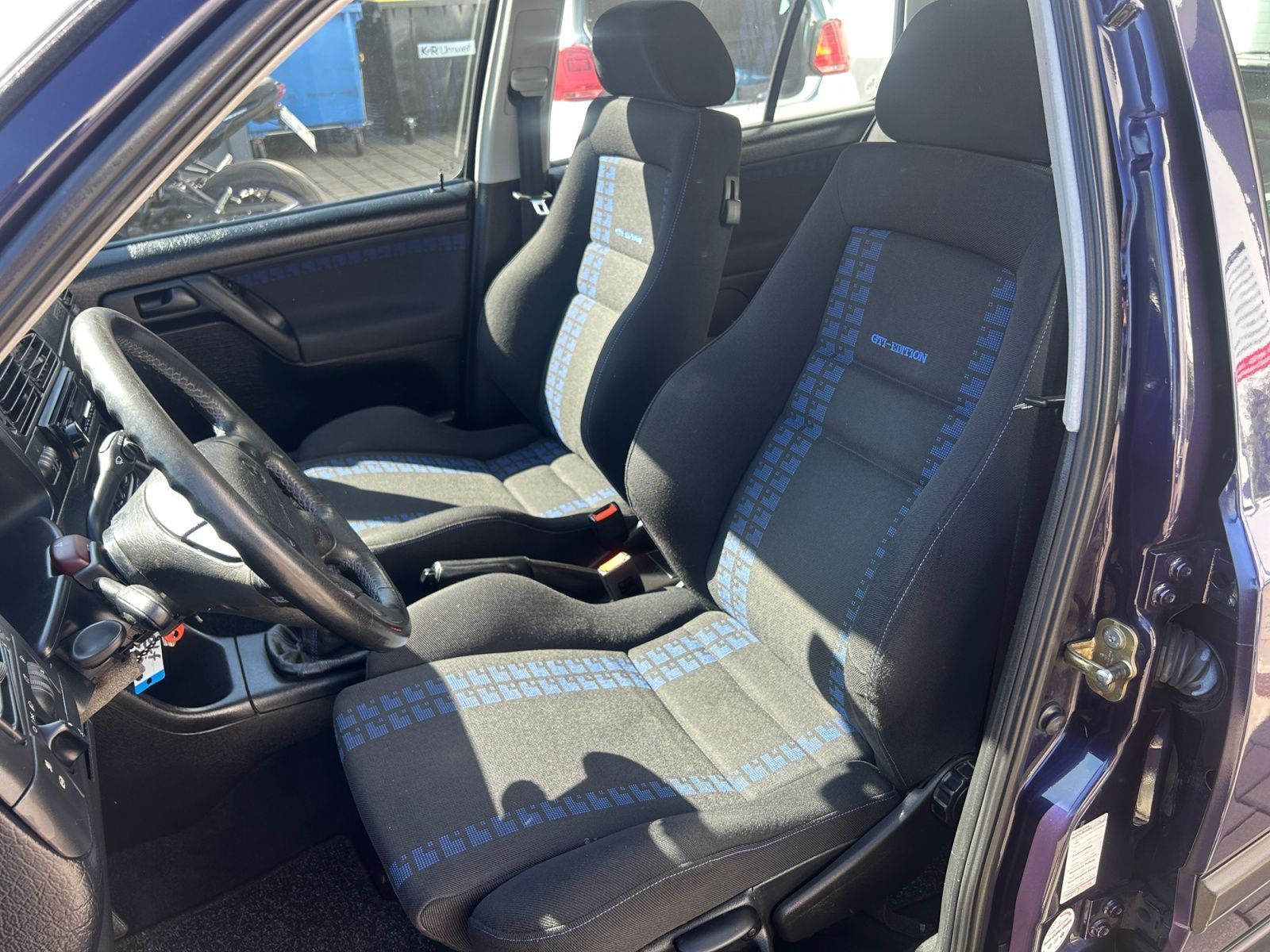 Fahrzeugabbildung Volkswagen Golf 2.0 GTI TÜV 04/2027 H-Kennz. TOP GEPFLEGT