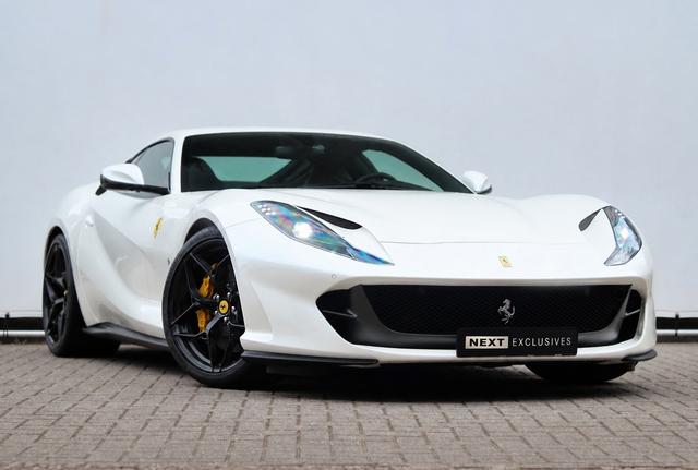 Ferrari 812 Superfast | Bianco Italia | Lift | LED