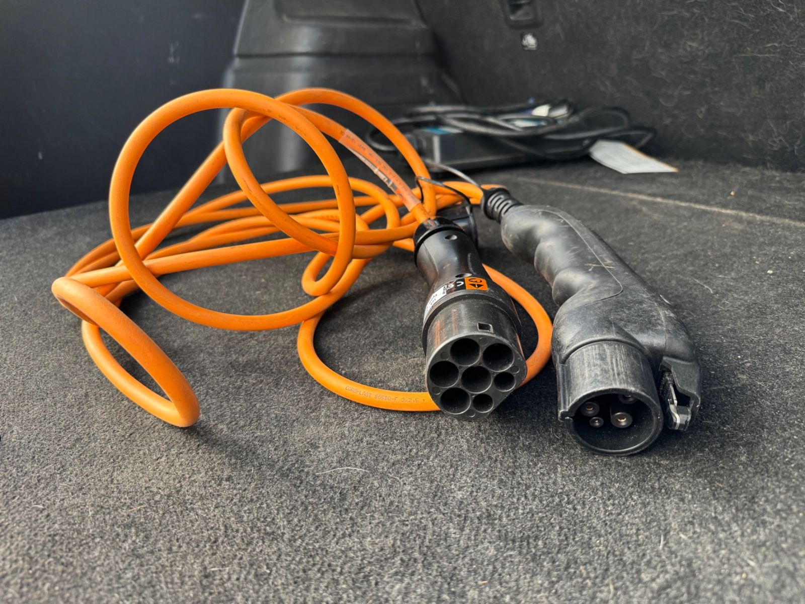 Fahrzeugabbildung Mitsubishi Outlander PHEV Intense 4WD*KEYLESS*KAMERA