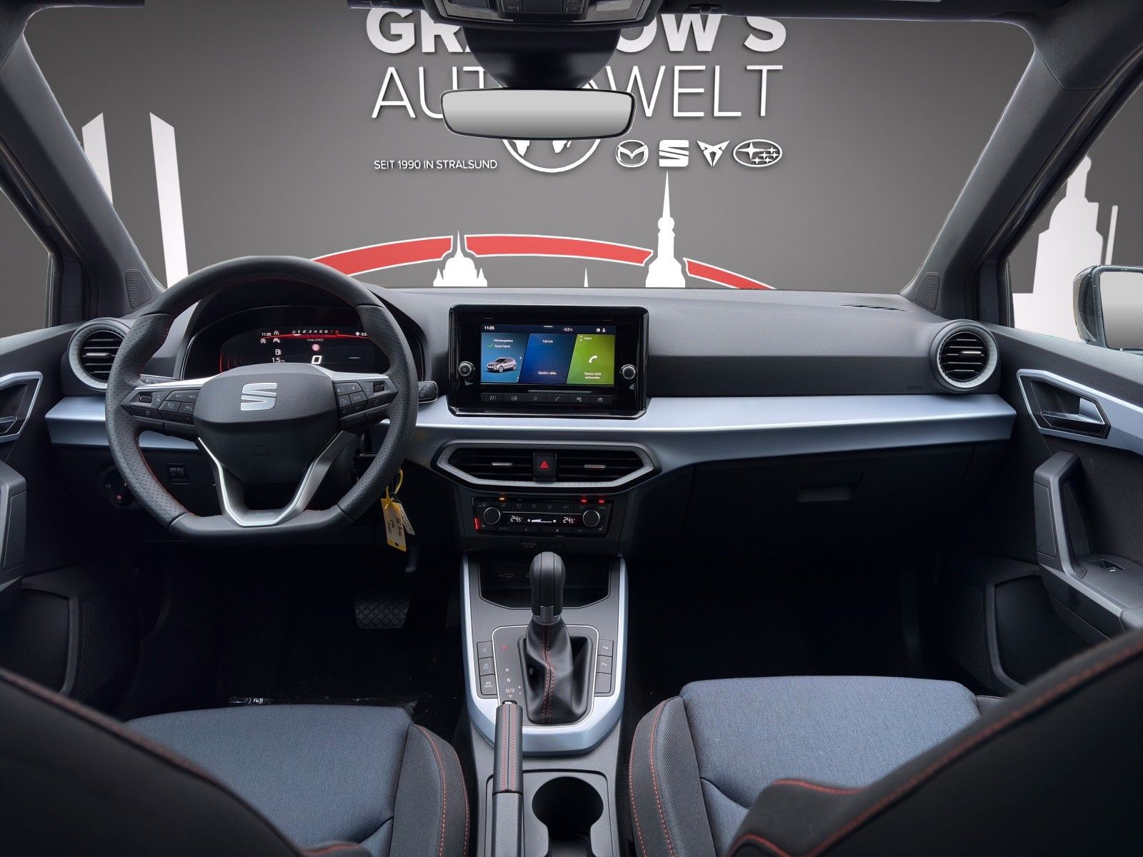 Fahrzeugabbildung SEAT Arona 1.0 TSI FR DSG ACC/SHZ/GJR/DAB/APPLE