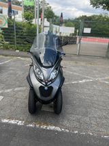 Piaggio MP3 500 SPORT  AKRAPOVIČ - PIAGGIO MP3 SPORT