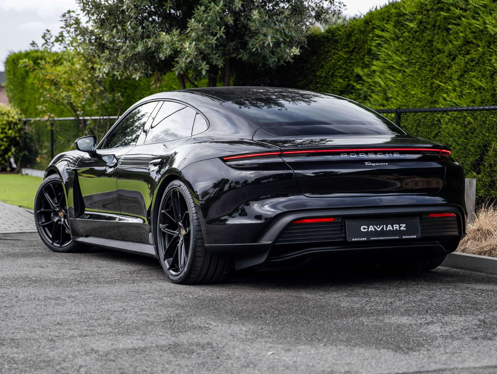 Porsche Taycan FACELIFT BATT+/SPORTDESIGN/PANO/AIR/21 /M imagem 2