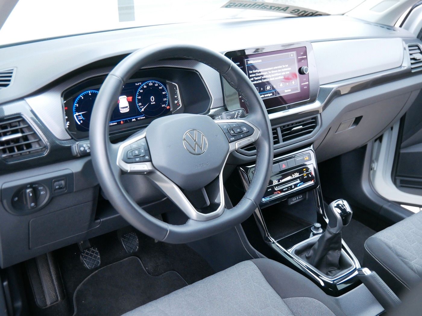 Fahrzeugabbildung Volkswagen T-Cross 1.0 TSI Life NEU32T ACC NAVI SHZ LED PDC