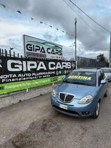 Lancia Ypsilon 1.2 Versus - Lancia Ypsilon Versus mit Benzin-Antrieb