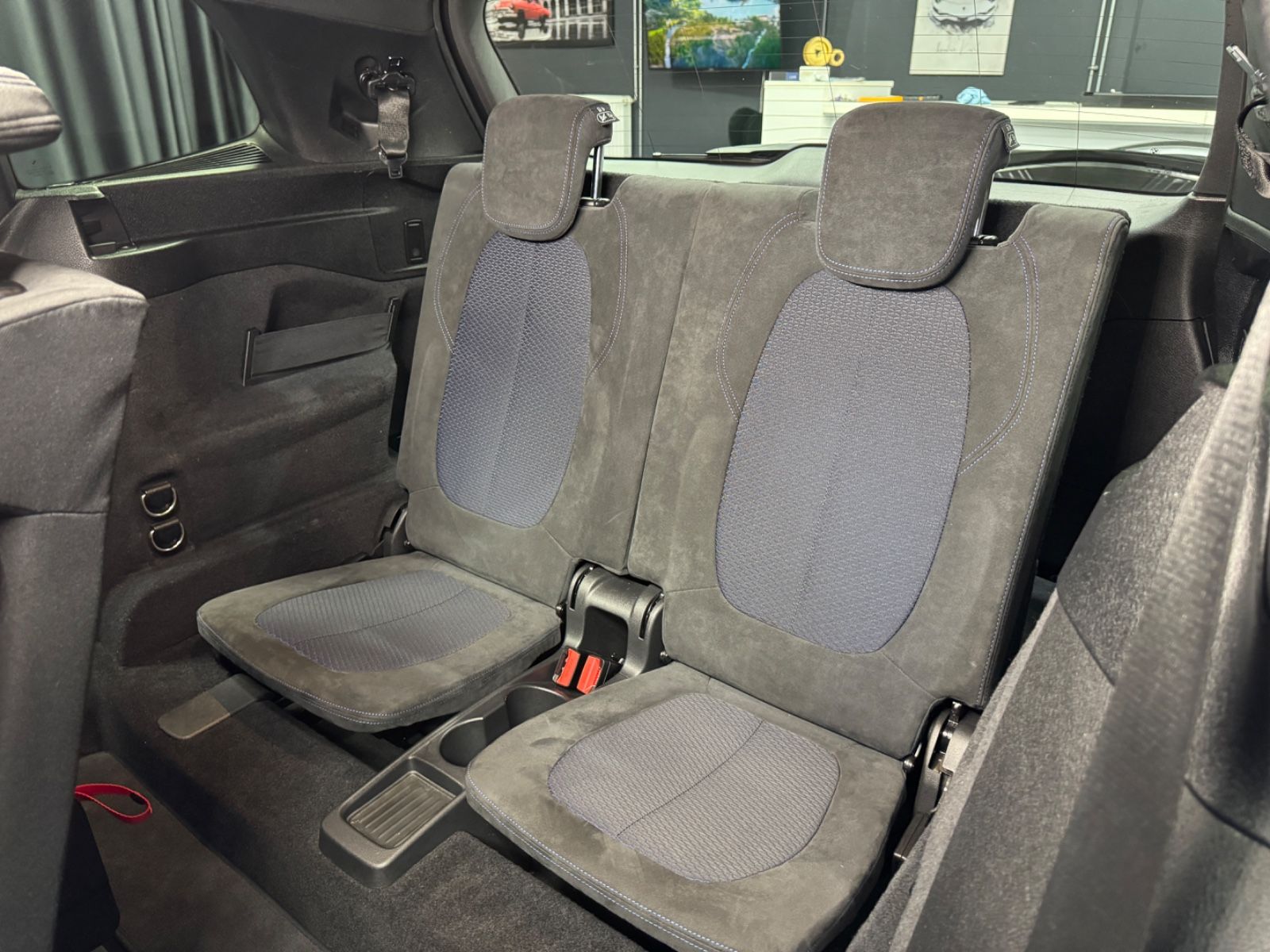 Fahrzeugabbildung BMW 220i Gran Tourer M Sport|AUTOMATIk|7-SITZER|NAVI
