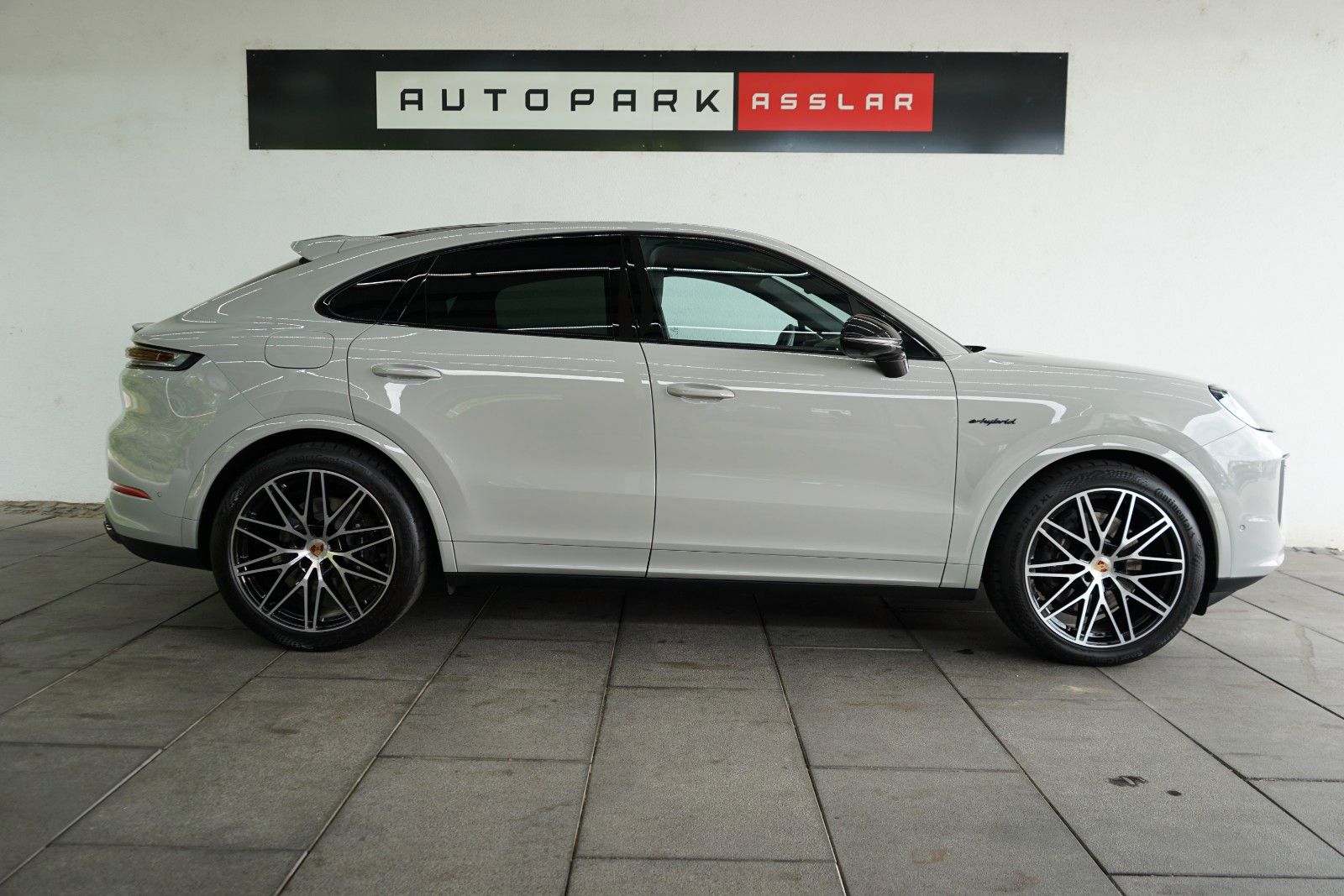 Porsche Cayenne Coupe E-Hybrid Black Edition/Kreide /22z