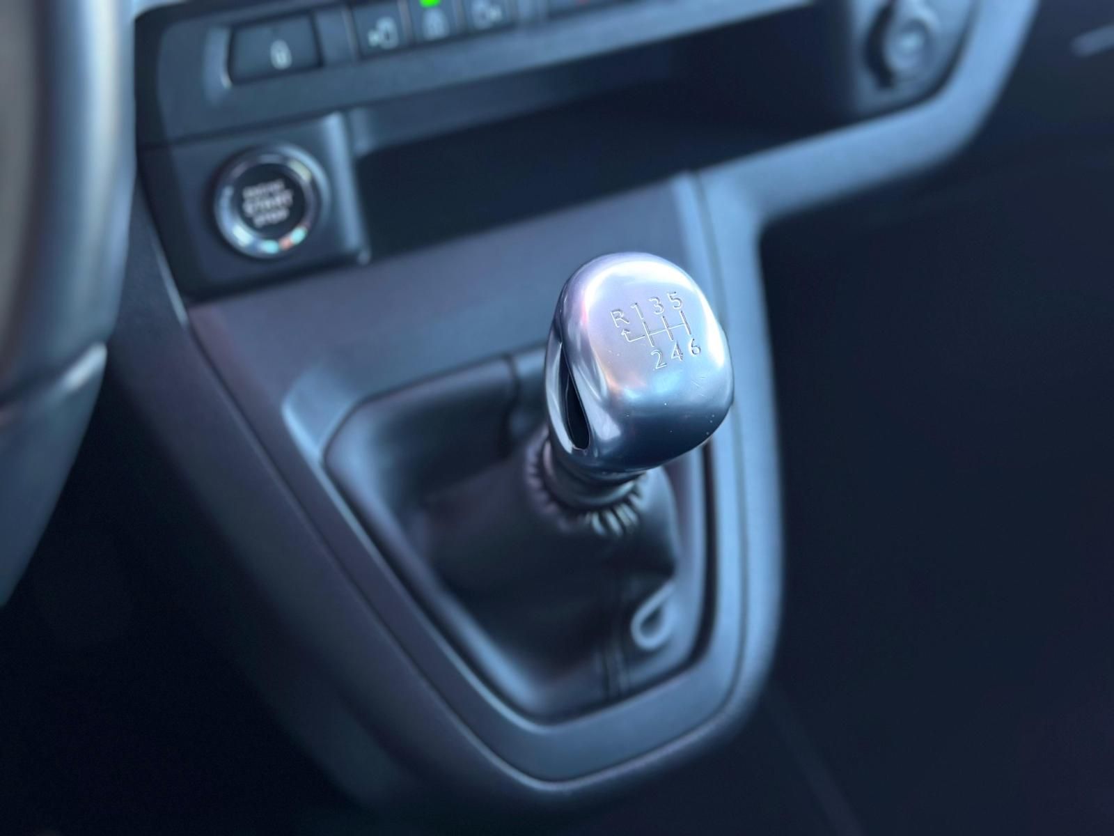 PEUGEOT Traveller 2.0BHDI Allure L2 *PAN#HUD#SHZ#ACC#XEN - Image 14