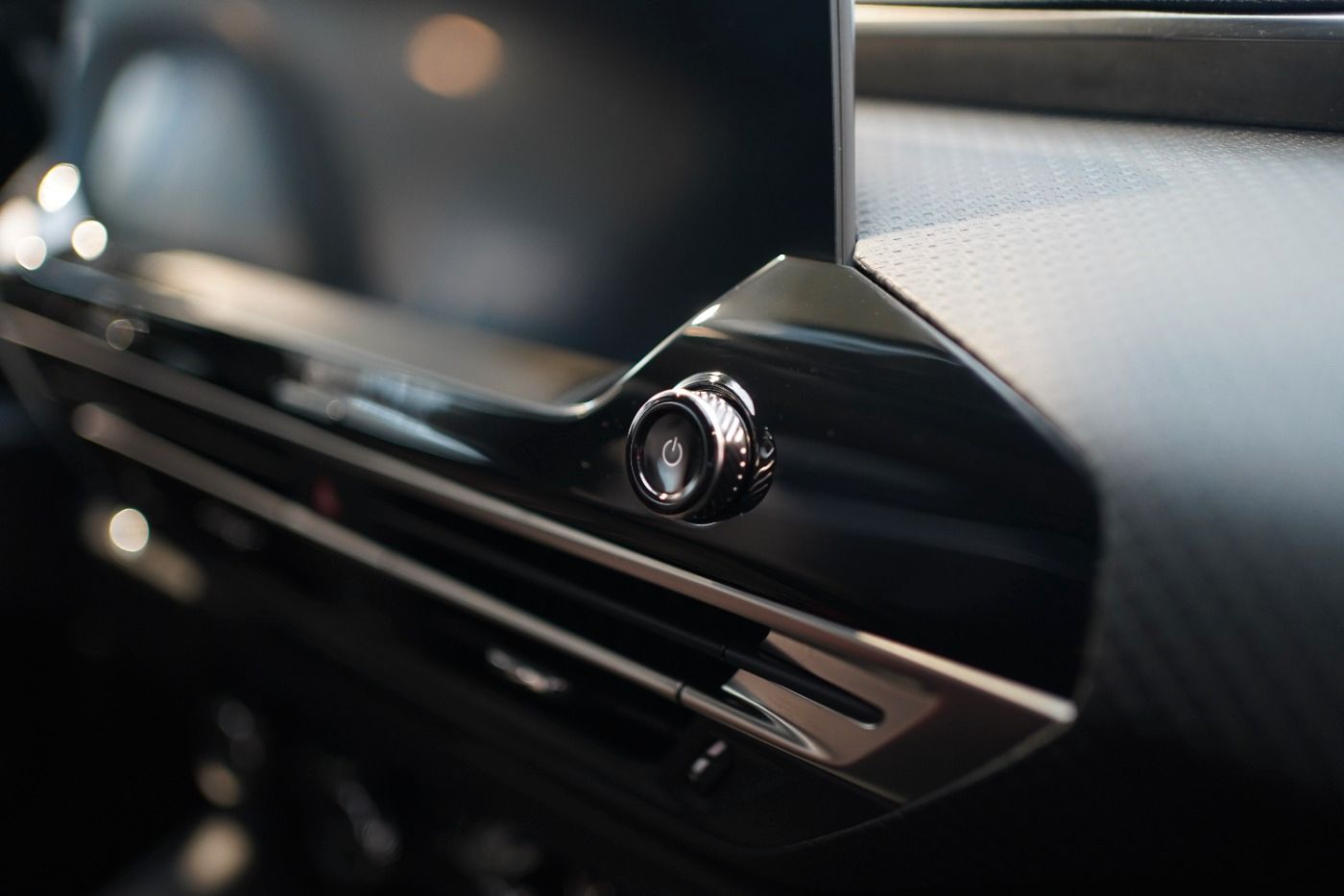 Fahrzeugabbildung Citroën C5 X PureTech 130 EAT8 Plus Automatik Leder Navi