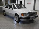 Mercedes-Benz E 300 - el. SD - H-Kennzeichen - gebrauchte Mercedes-Benz E 300 aus dem Jahr 1990