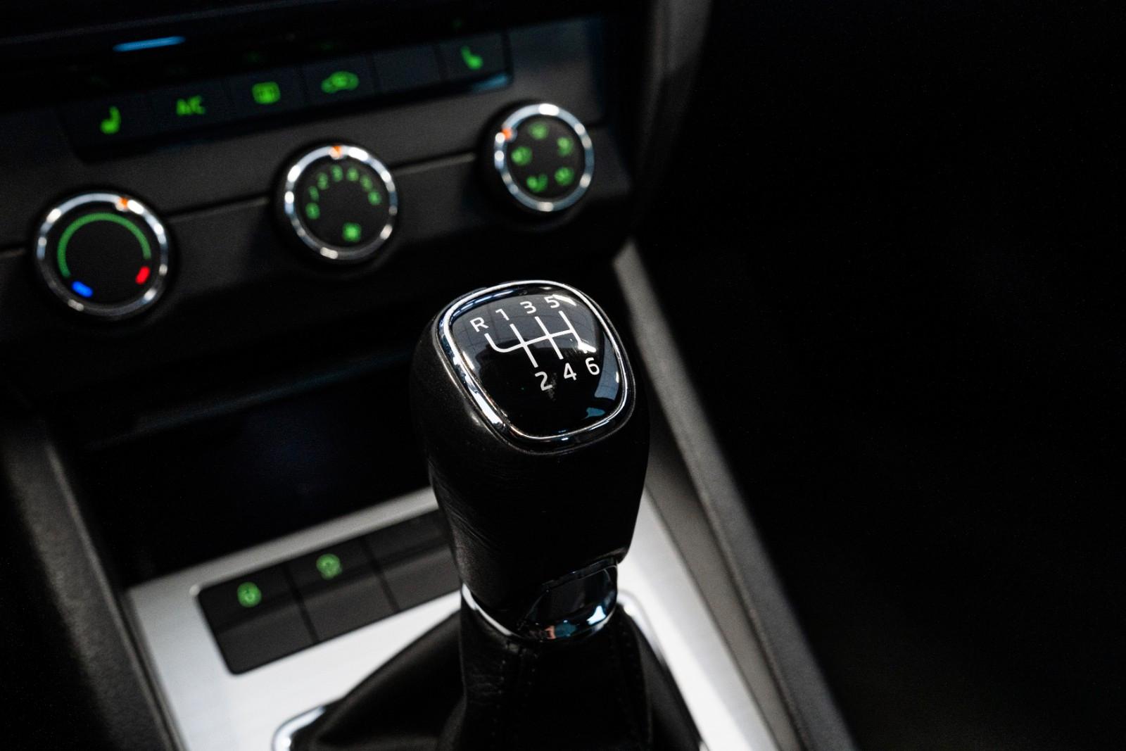 Skoda Octavia Combi Ambition Navigation PDC 1.Hand