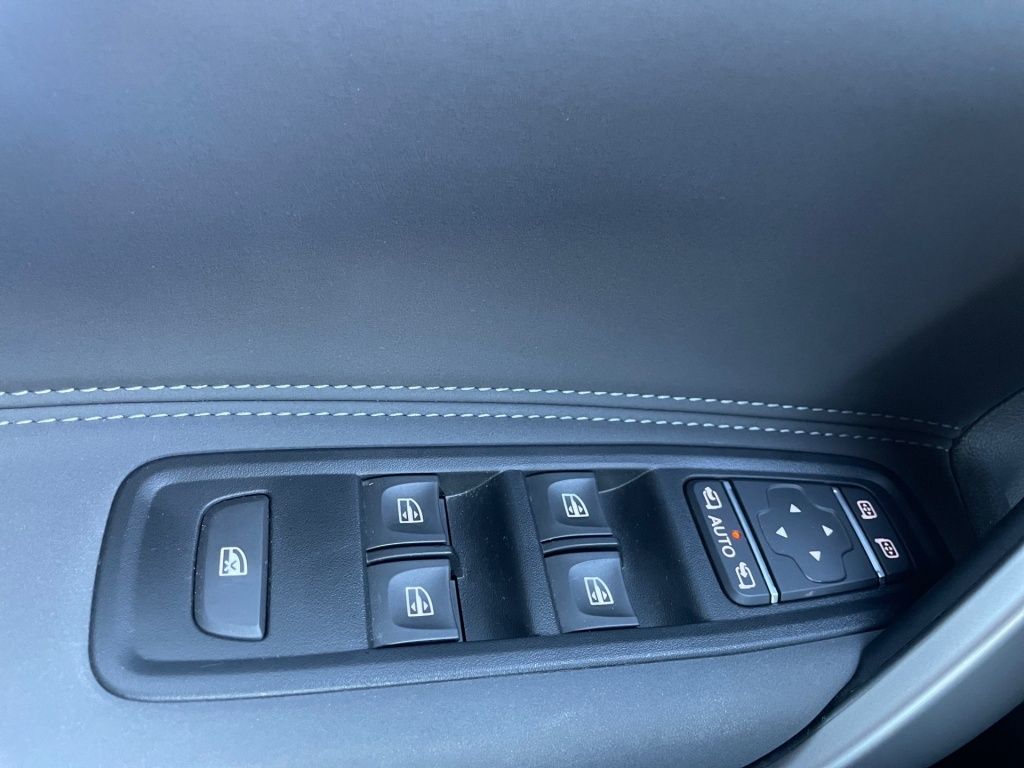 Fahrzeugabbildung Mercedes-Benz T 180 PROGRESSIVE LED Navi Sitzheizung AHK RFK