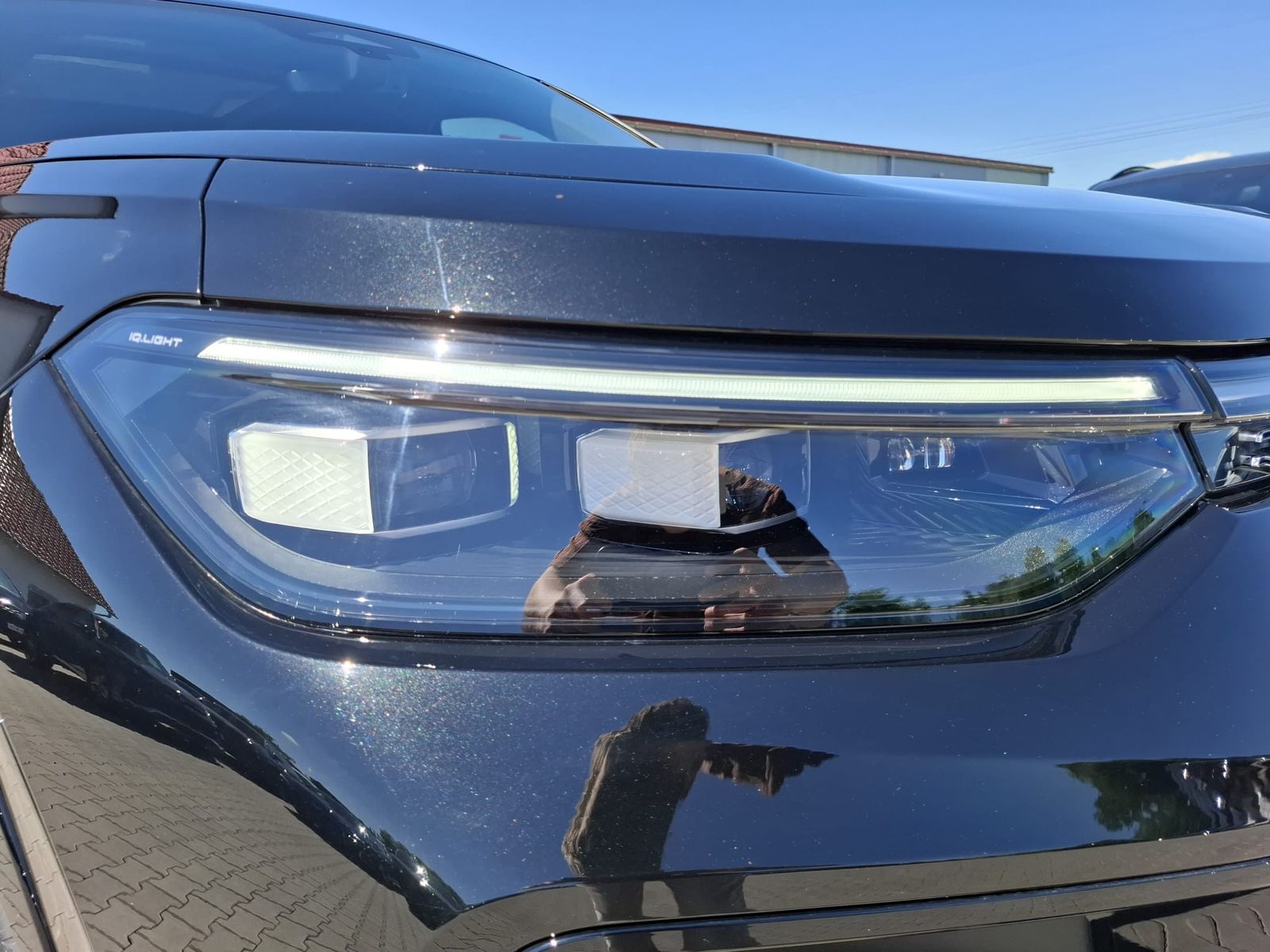 Fahrzeugabbildung Volkswagen Tayron 2.0 TDI 4M R-Line BLACK*7Si*MATRIX*PANO