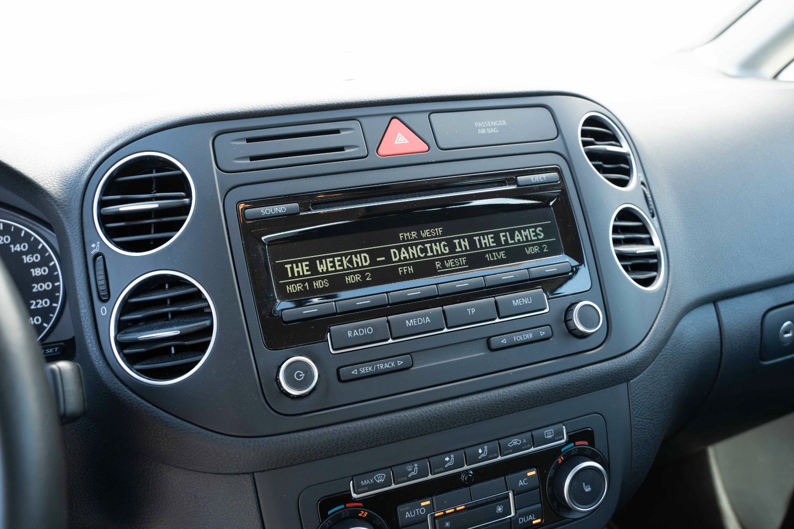 Fahrzeugabbildung Volkswagen GOLF PLUS VI 2.0 TDI COMFORTLINE DSG PDC AHK
