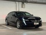 Peugeot 508 Plug-in Hybrid 225 e-EAT8 SW Allure  - mit Hybrid-Antrieb: Violett, Kombi