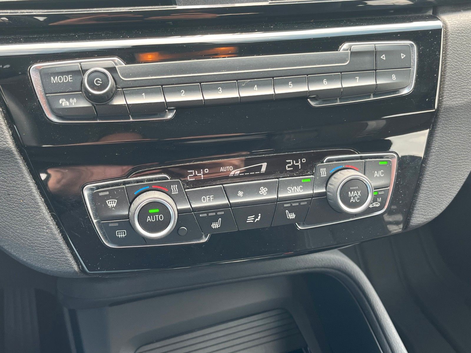 Fahrzeugabbildung BMW X1 sDrive18d Aut. Navi SPORTSITZE Alarm Kamera