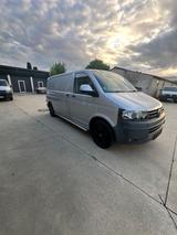 Volkswagen T5 Transporter - Volkswagen T5: Firmenfahrzeug