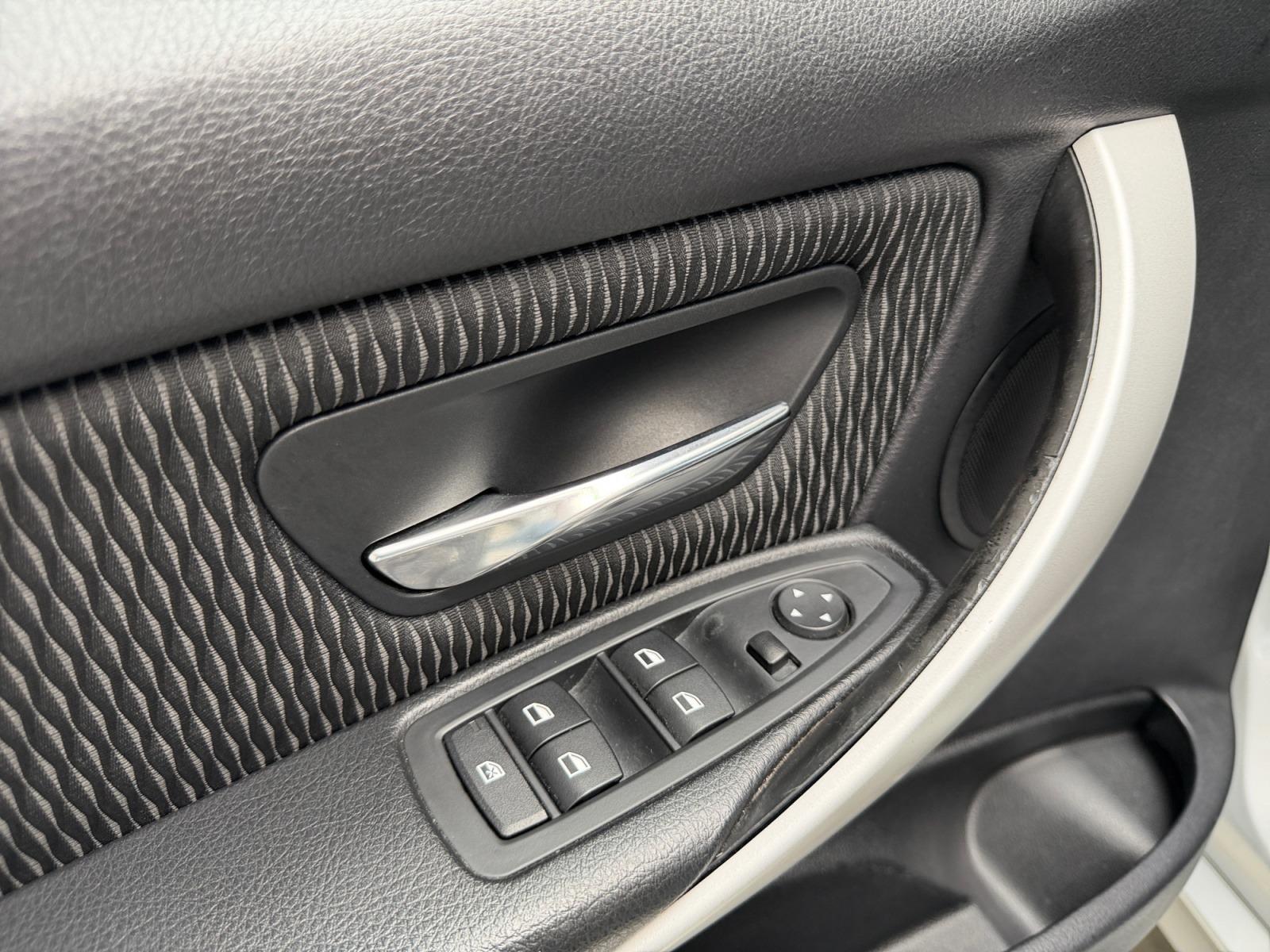 BMW 316 KLIMAAUTOMATIK+BI-XENON+EINPARKHILFE+ALU+TOP