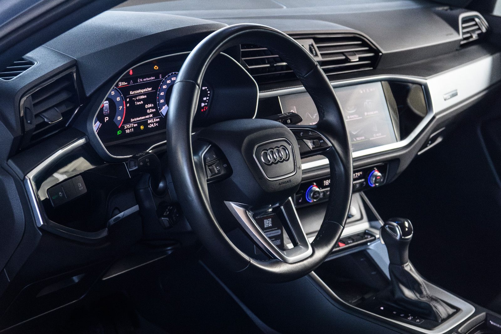 Fahrzeugabbildung Audi Q3 35 TFSI advanced +LED +elektr. Klappe