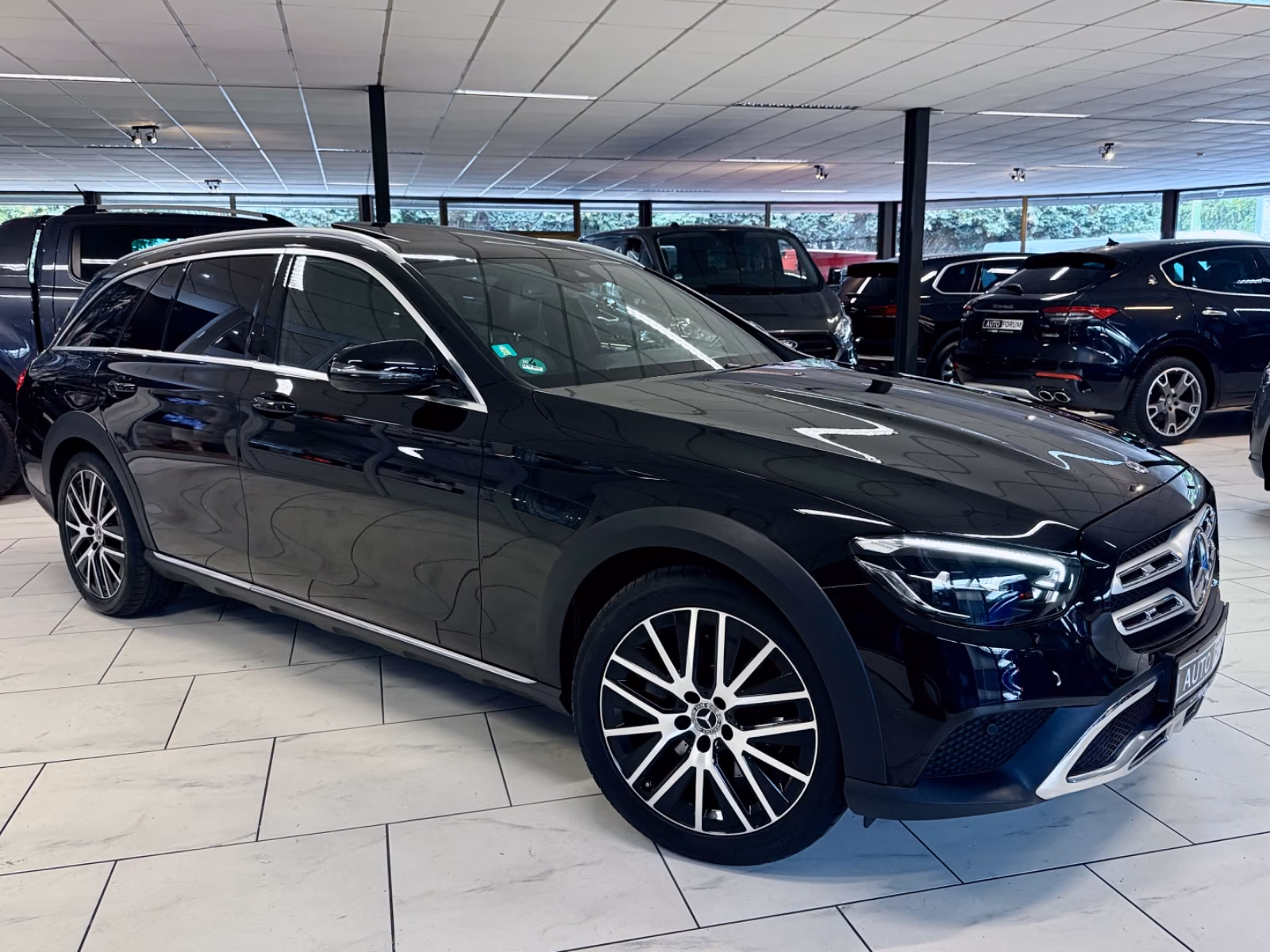 Mercedes-Benz E 200 ALL-TERRAIN 4M LED LEDER CAM PDC AMBIENTE