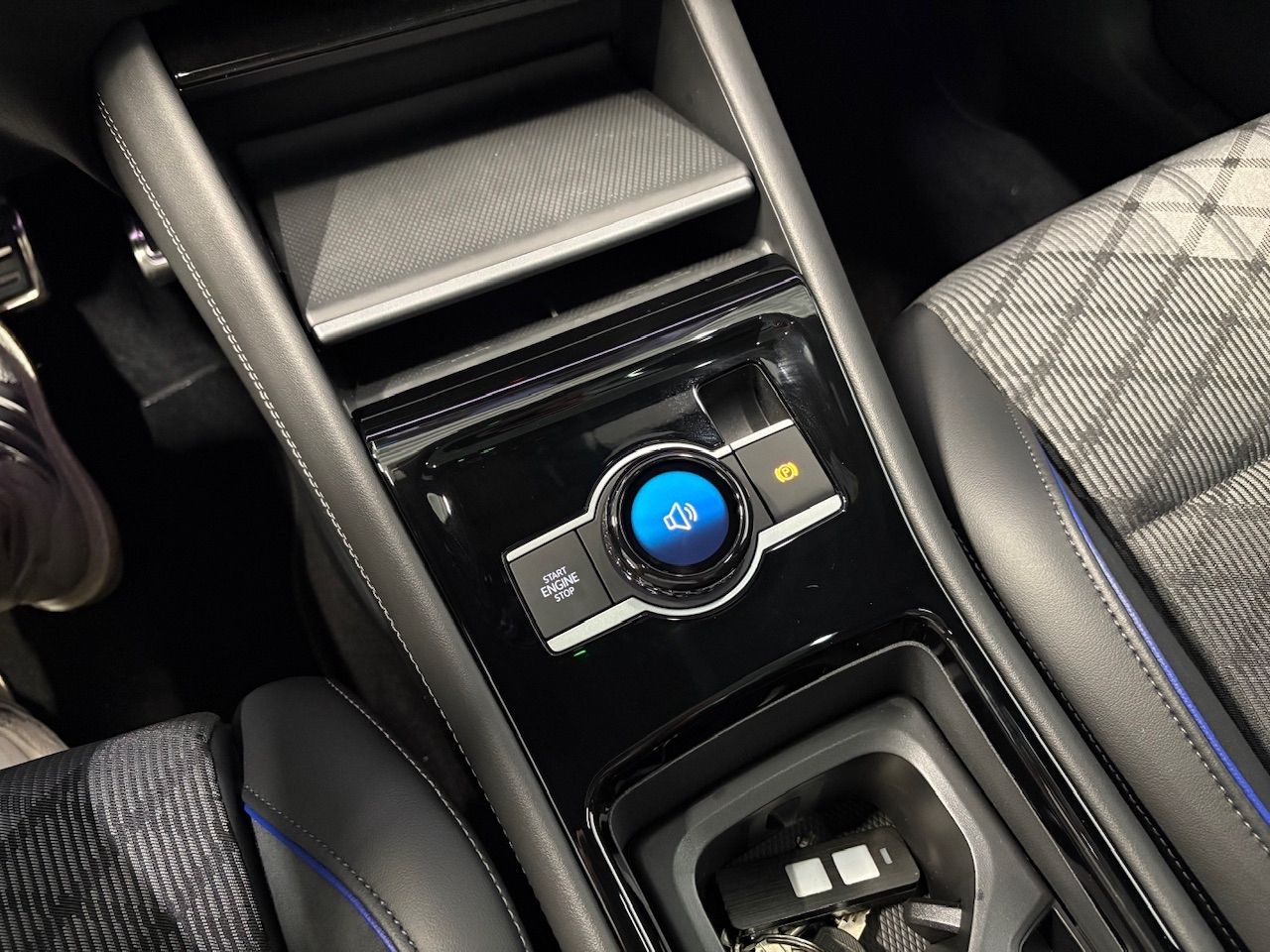 Tayron R-Line 2.0 TDI 4Motion PANO IQ.LIGHT