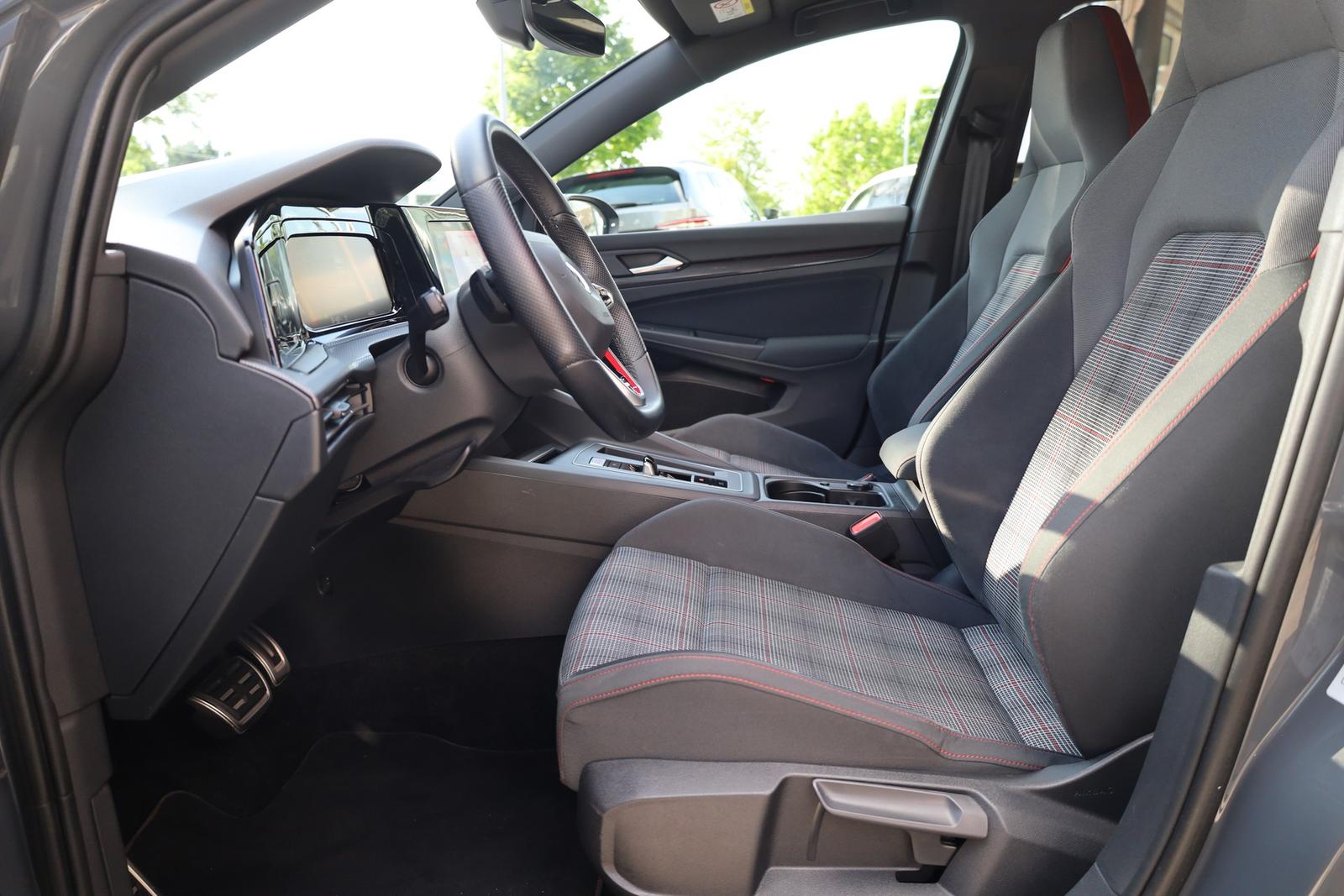Volkswagen Golf VIII 2.0 GTI LED Navi Bluetooth Sitzheizung, миниатюра 30
