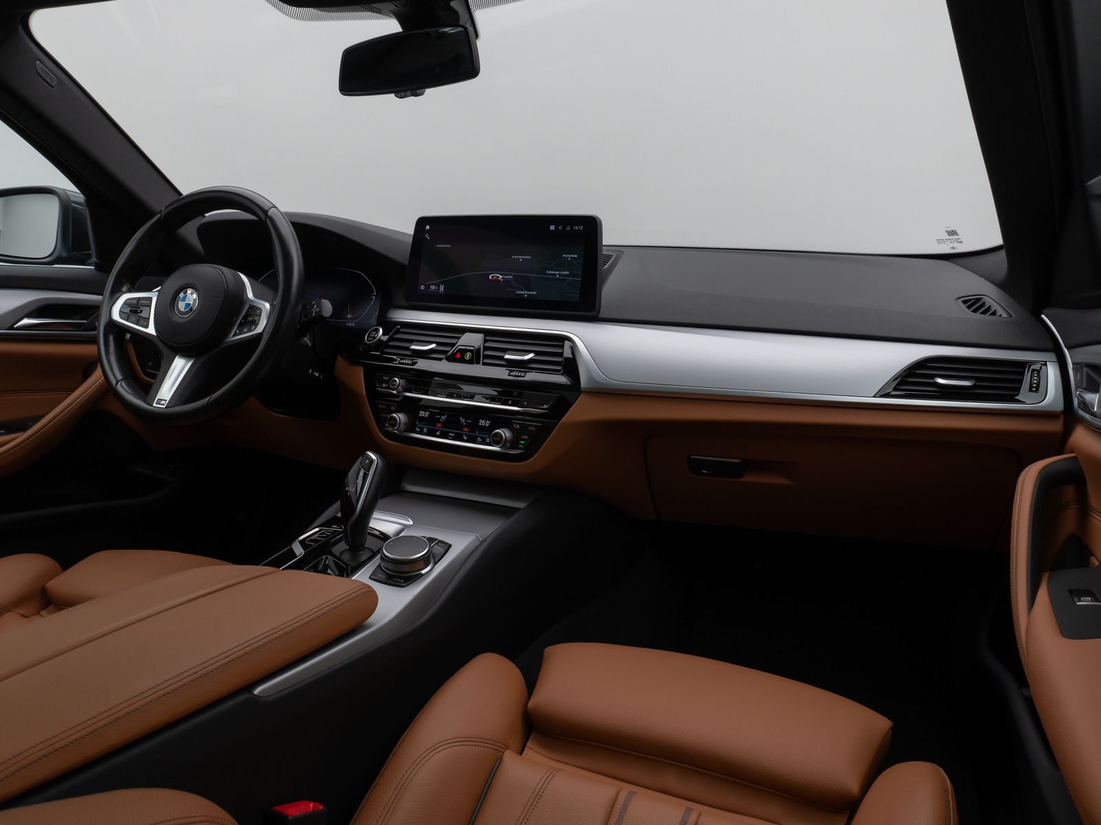 Fahrzeugabbildung BMW 520d Panorama DAB Leder AHK Alarm M Sport 18Zoll