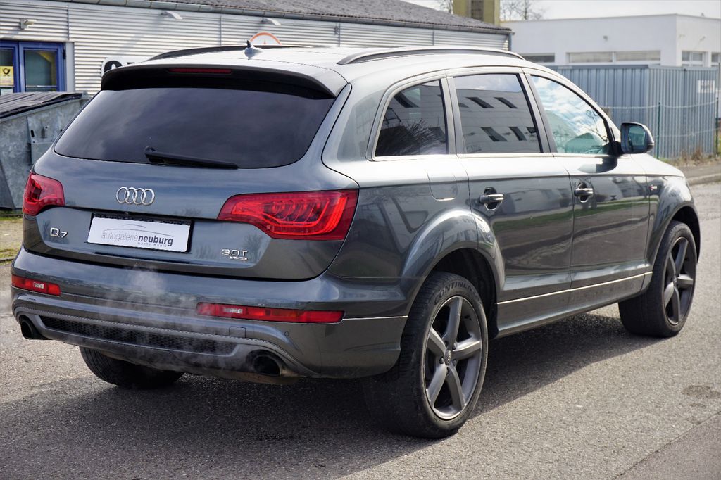AUDI Q7 5